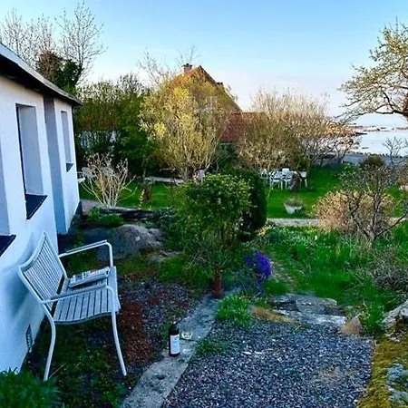 Idyllic Summerhouse On The Cliff With Sea View 펜션 스바네케