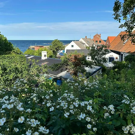 Idyllic Summerhouse On The Cliff With Sea View * 스바네케