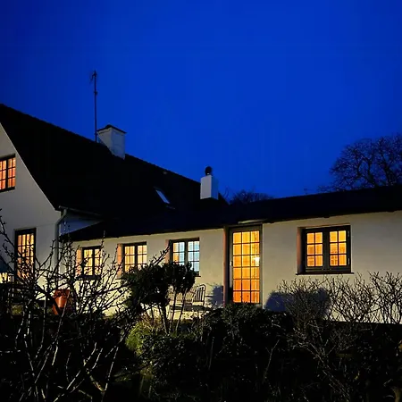펜션 Idyllic Summerhouse On The Cliff With Sea View *